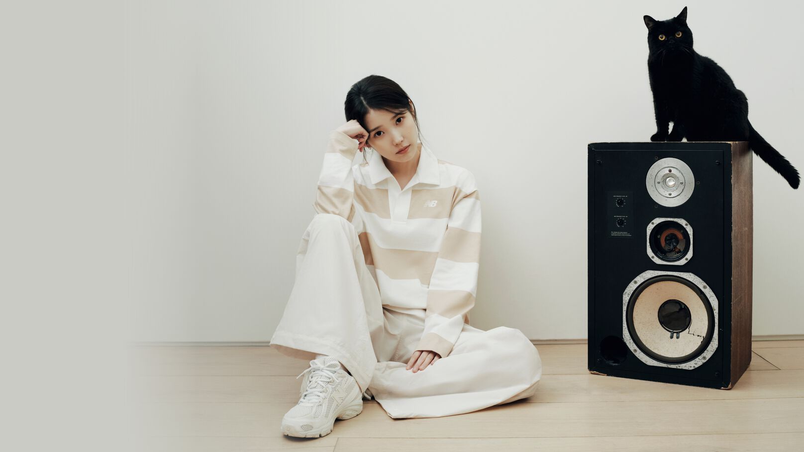 IU wearing 740s