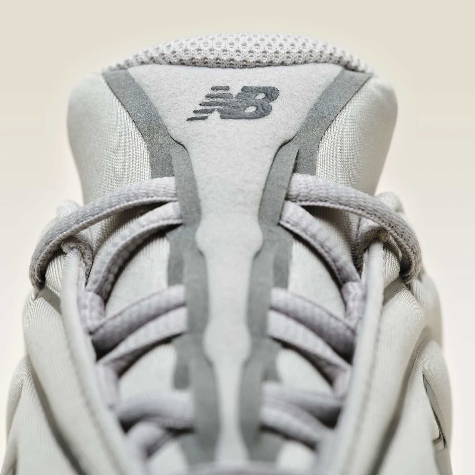 A grey 1906 on a grey background