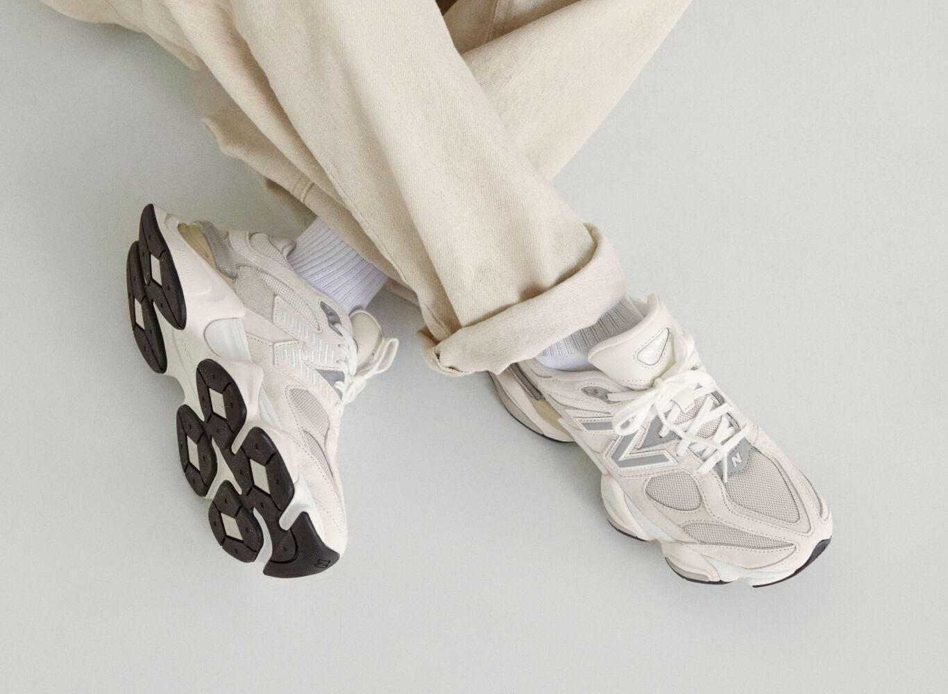 みっちゃん専用　hope+serenity New Balance 9060 The Whitaker Group Missing Pieces Daydream